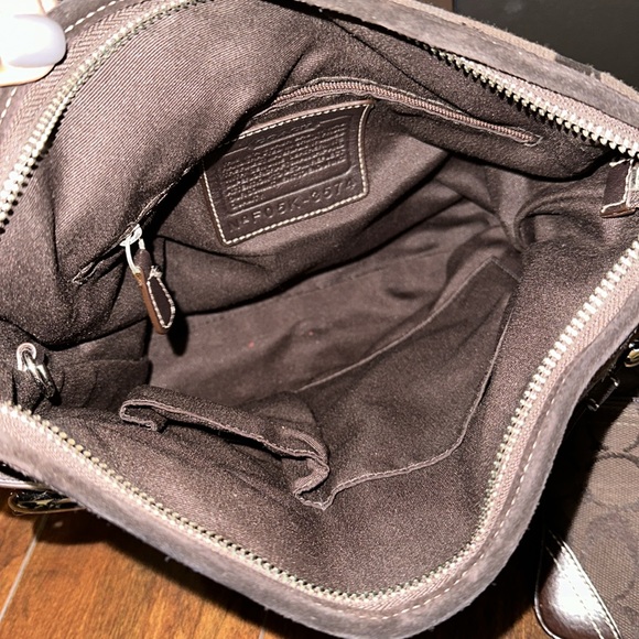 Coach Carly Hobo handbag - Picture 3 of 4